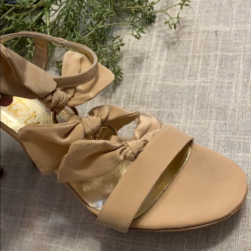 Butter Heels. - Picture 6 of 7